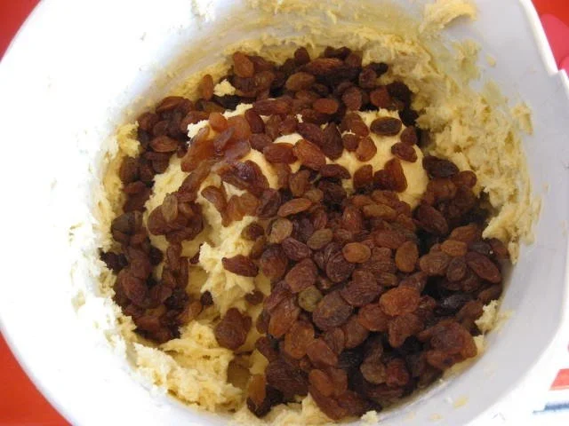 Rezept: Gugelhupf mit Sultaninen Bild Nr. 6 Gugelhupf mit Sultaninen - Rezept - Bild Nr. 6