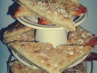 Rezept: Streuselecken mit Crème fraîche Streuselecken mit Crème fraîche - Rezept