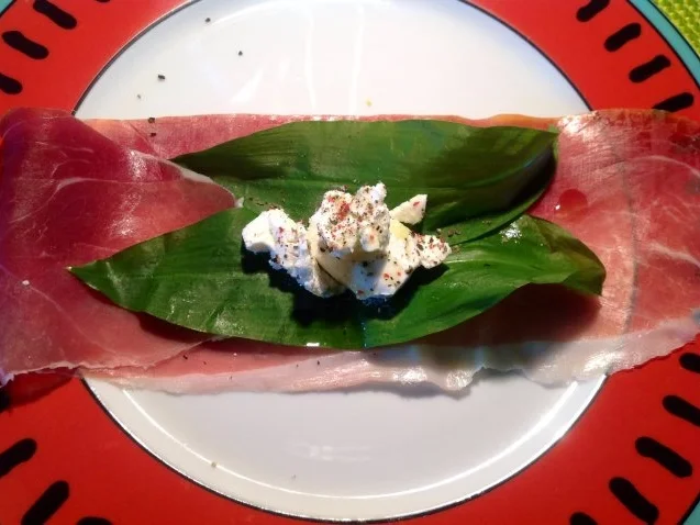 Rezept: grüner Spargel mit Pinienkernen und Parmaschinkenröllchen aus dem Ofen Bild Nr. 9 grüner Spargel mit Pinienkernen und Parmaschinkenröllchen aus dem Ofen - Rezept - Bild Nr. 9