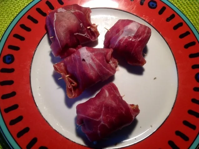 Rezept: grüner Spargel mit Pinienkernen und Parmaschinkenröllchen aus dem Ofen Bild Nr. 10 grüner Spargel mit Pinienkernen und Parmaschinkenröllchen aus dem Ofen - Rezept - Bild Nr. 10