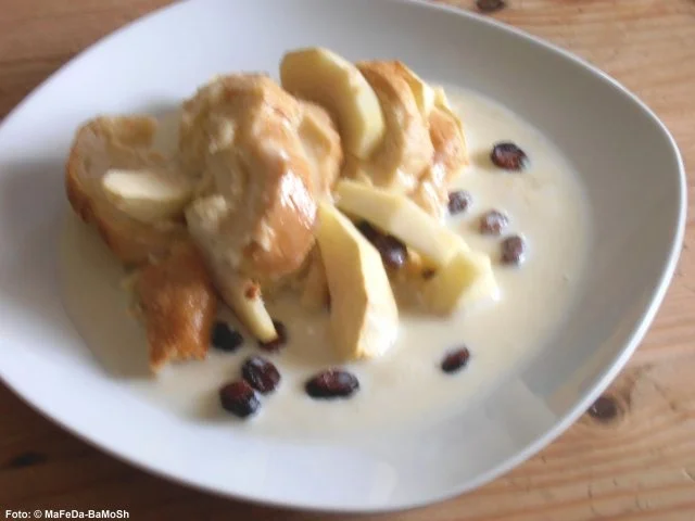 Rezept: Semmel-Schmarrn mit Äpfeln und Rosinen Bild Nr. 3 Semmel-Schmarrn mit Äpfeln und Rosinen - Rezept - Bild Nr. 3