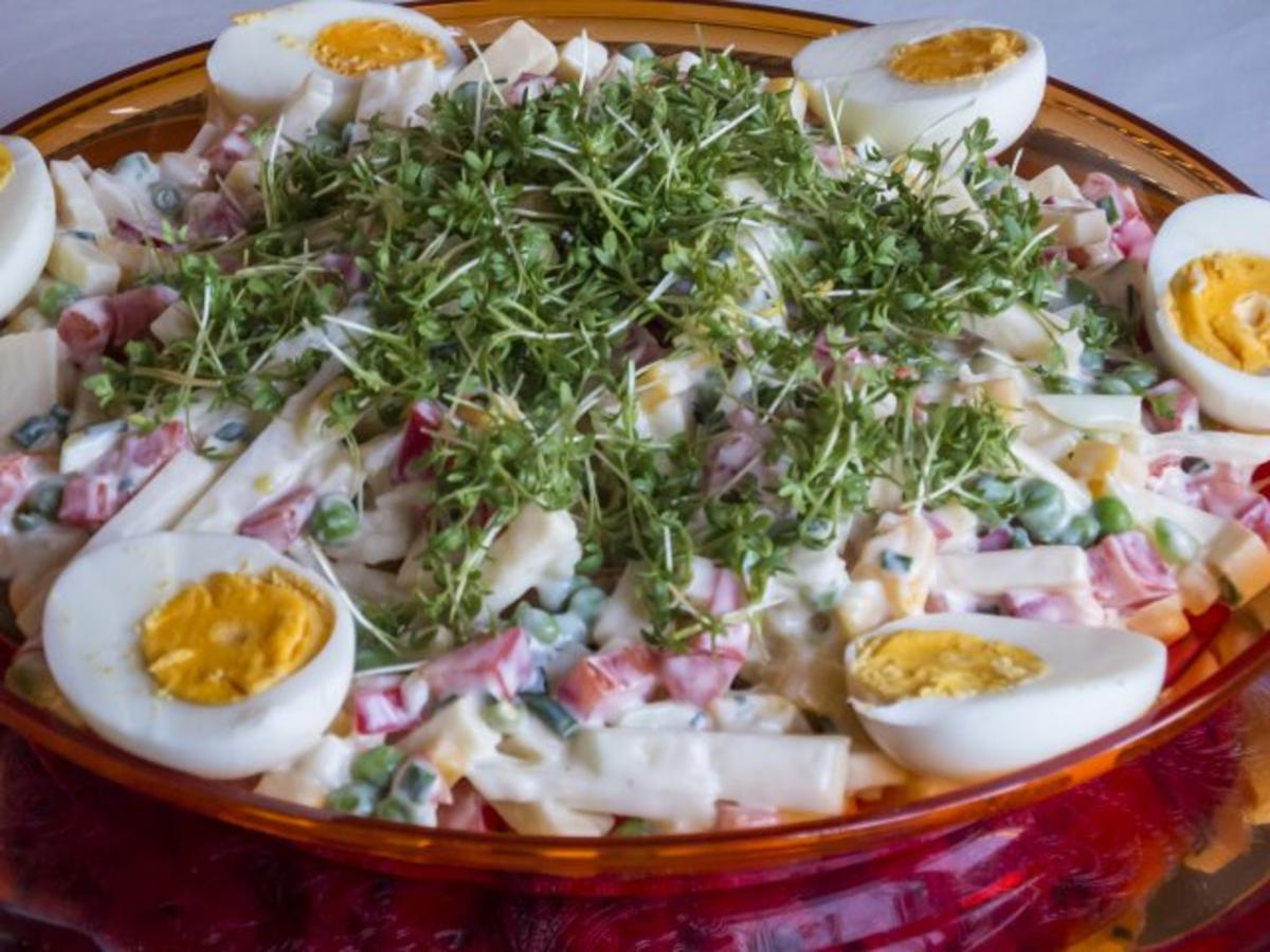 Salate: Gute Laune Käsesalat - Rezept mit Bild - kochbar.de