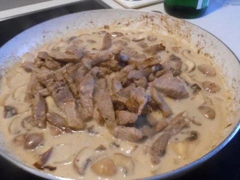 Kalbsgeschnetzeltes in Weißwein-Sahne-Soße - Rezept - Bild Nr. 2