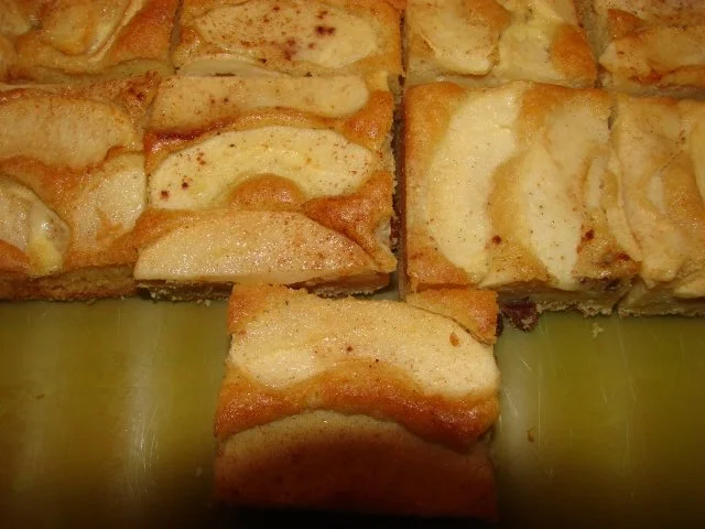 Saftiger Apfelkuchen mit Guss - Rezept