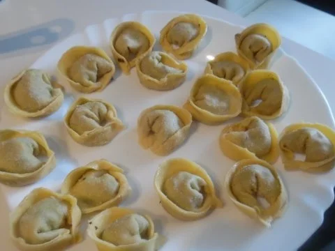 Tortellinis mit Pilzfüllung auf Tomaten-Mango-Sugo - Rezept - Bild Nr. 4