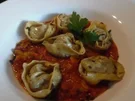 Tortellinis mit Pilzfüllung auf Tomaten-Mango-Sugo - Rezept