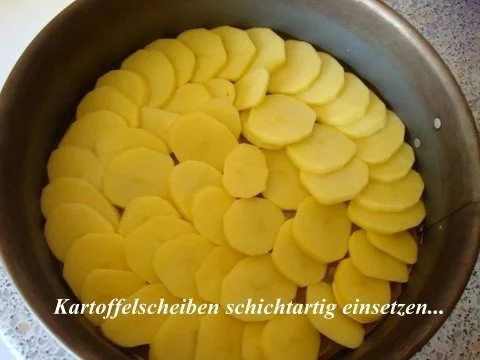 Rezept: Hacktorte mit Kartoffelhaube Bild Nr. 2 Hacktorte mit Kartoffelhaube - Rezept - Bild Nr. 2