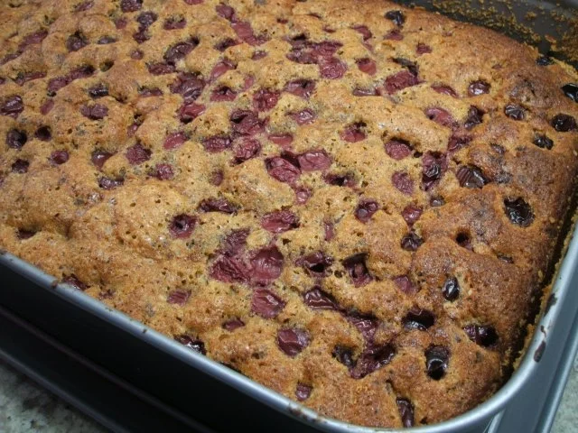 Rezept: Backen: Kirschkuchen unter der Haube Bild Nr. 2 Backen: Kirschkuchen unter der Haube - Rezept - Bild Nr. 2