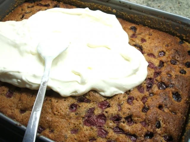 Rezept: Backen: Kirschkuchen unter der Haube Bild Nr. 4 Backen: Kirschkuchen unter der Haube - Rezept - Bild Nr. 4