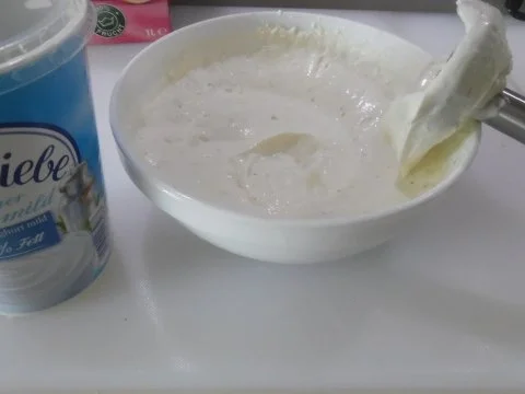 Kartoffel-Bohnen-Pfanne mit Schafskäse-Dip und Lammkoteletts - Rezept - Bild Nr. 10