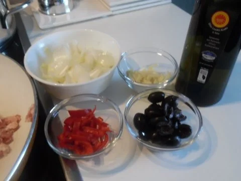 Kartoffel-Bohnen-Pfanne mit Schafskäse-Dip und Lammkoteletts - Rezept - Bild Nr. 7