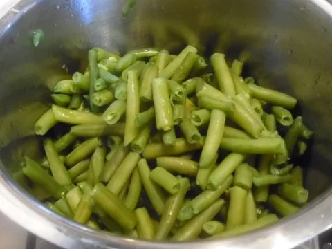 Kartoffel-Bohnen-Pfanne mit Schafskäse-Dip und Lammkoteletts - Rezept - Bild Nr. 8