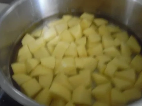 Kartoffel-Bohnen-Pfanne mit Schafskäse-Dip und Lammkoteletts - Rezept - Bild Nr. 9