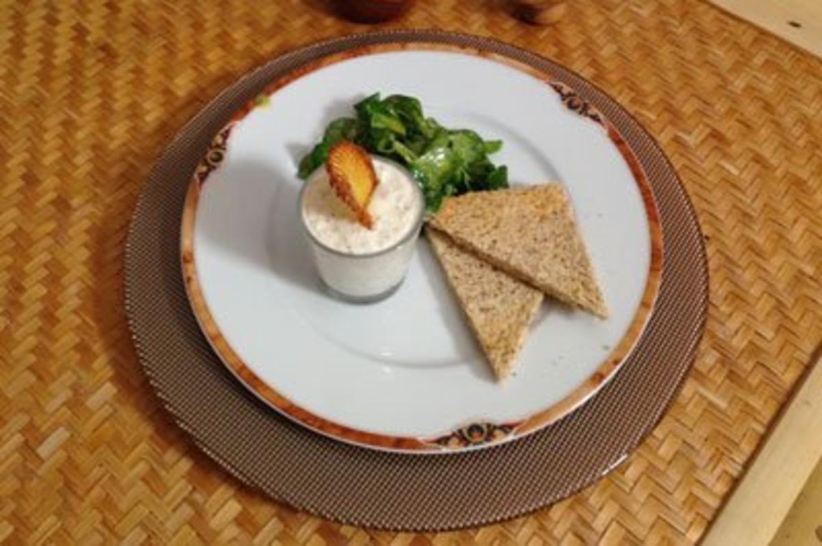 Bilder für Gorgonzola-Frischkäse-Mousse an Vogerlsalat - Rezept