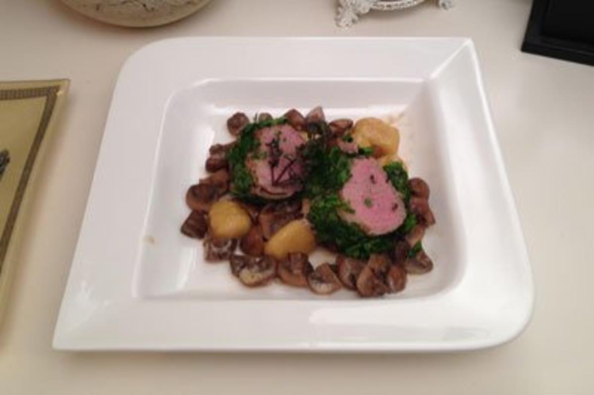 Pochiertes Kalbsfilet mit Gnocchi und frischen Pilzen - Rezept