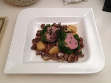 Pochiertes Kalbsfilet mit Gnocchi und frischen Pilzen - Rezept