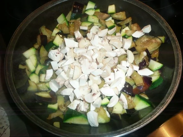 Rezept: Cannelloni Mediterran in Bärlauch - Bechamelsoße überbacken . Bild Nr. 4 Cannelloni Mediterran in Bärlauch - Bechamelsoße überbacken . - Rezept - Bild Nr. 4