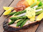 Gedämpfter Spargel mit Sauce Hollandaise und Spargel Cordon Bleu - Rezept