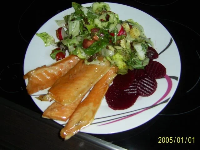 Rezept: Räucherfisch mit Kressesalat und Meerrettichsauce Räucherfisch mit Kressesalat und Meerrettichsauce - Rezept