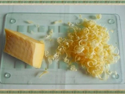 Frühlings-Eisbergsalat mit Möhren, Tomaten, Käse und noch viel mehr, nach Art des Hauses - Rezept - Bild Nr. 5