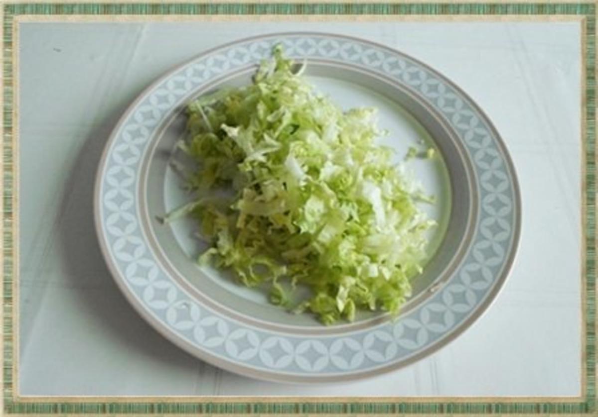 Frühlings-Eisbergsalat mit Möhren, Tomaten, Käse und noch viel mehr, nach Art des Hauses - Rezept - Bild Nr. 10