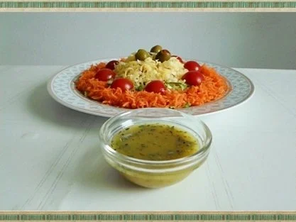 Frühlings-Eisbergsalat mit Möhren, Tomaten, Käse und noch viel mehr, nach Art des Hauses - Rezept - Bild Nr. 22