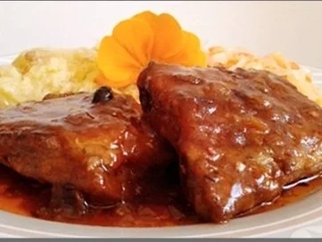 Rezept: Langsam geschmorte Rippchen mit eigenem Bratensaft nappiert Bild Nr. 3 Langsam geschmorte Rippchen mit eigenem Bratensaft nappiert - Rezept - Bild Nr. 3