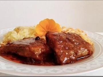 Rezept: Langsam geschmorte Rippchen mit eigenem Bratensaft nappiert Bild Nr. 2 Langsam geschmorte Rippchen mit eigenem Bratensaft nappiert - Rezept - Bild Nr. 2