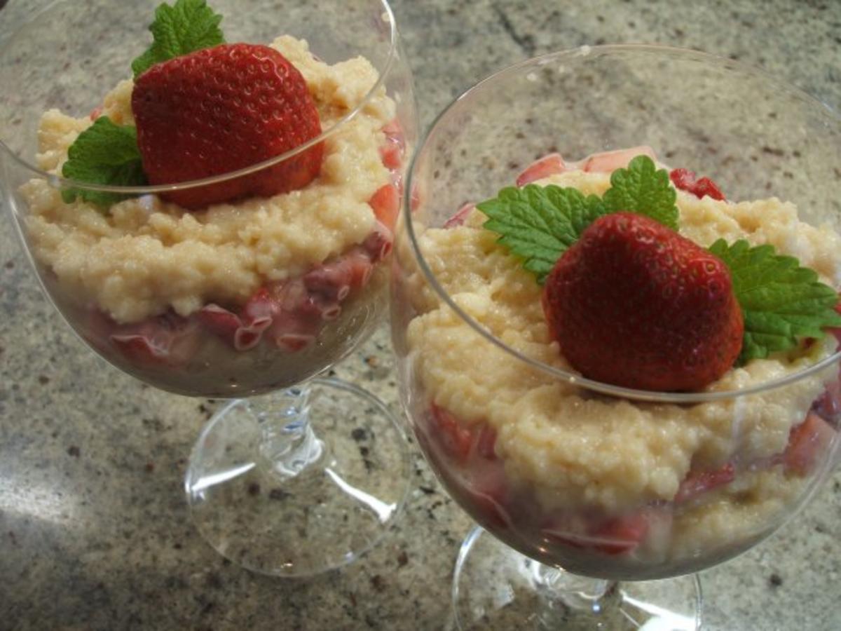 Bilder für Dessert: Grießflammeri mit Eierlikör-Erdbeeren - Rezept