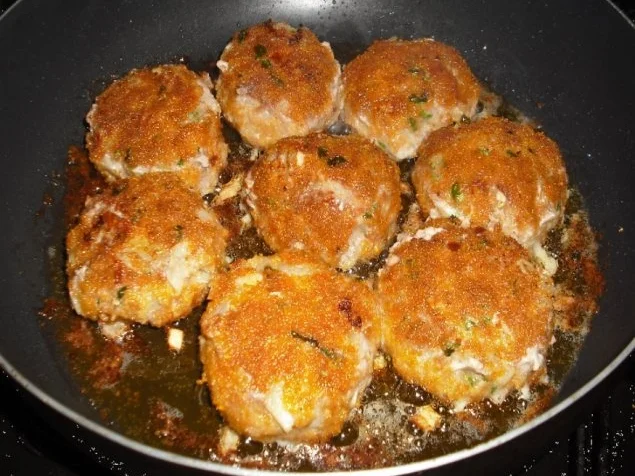 Buletten mit Rahmsauce, Currykartoffelstampf und Möhrengemüse - Rezept - Bild Nr. 3