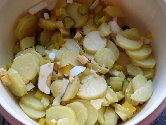 Salat: Kartoffelsalat mit Joghurt-Majonäse - Rezept - Bild Nr. 2