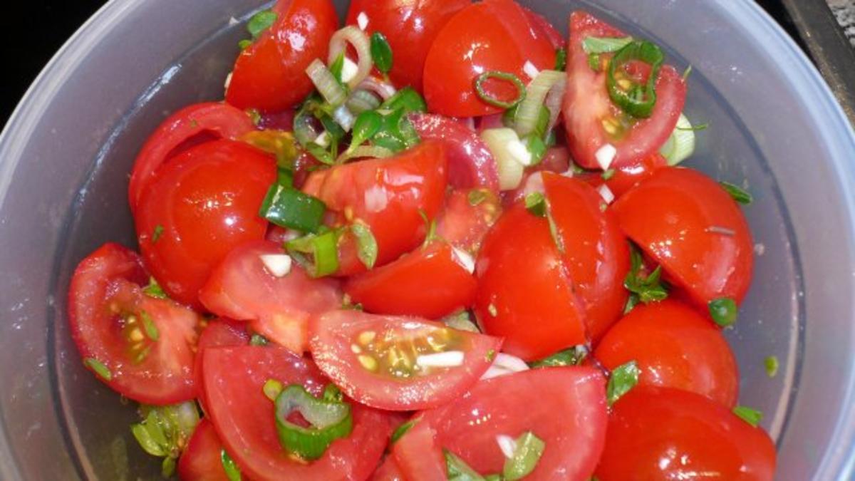 Tomatensalat mit Oregano und Thymian - Rezept