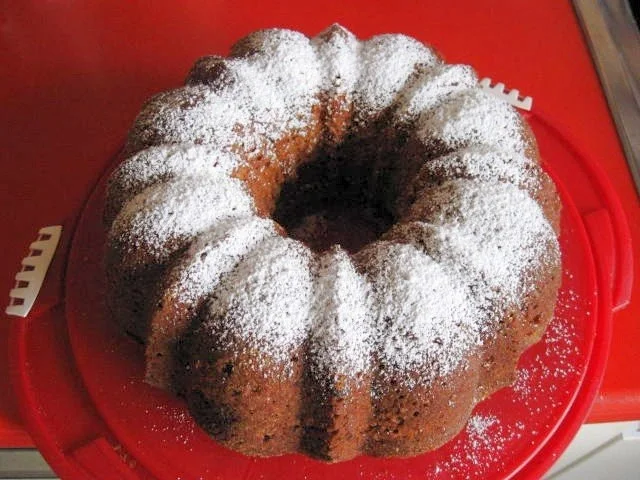 Gugelhupf mit Schokotropfen - Rezept