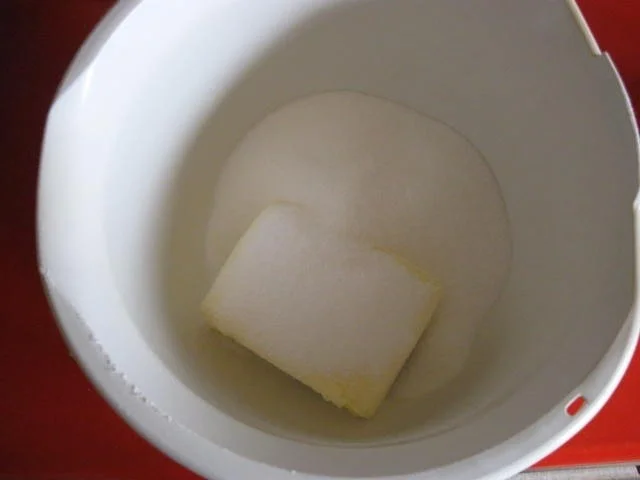 Gugelhupf mit Schokotropfen - Rezept - Bild Nr. 3