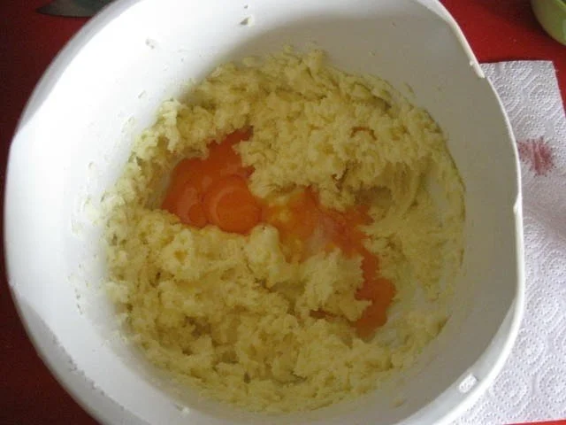 Gugelhupf mit Schokotropfen - Rezept - Bild Nr. 5