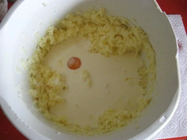 Gugelhupf mit Schokotropfen - Rezept - Bild Nr. 6