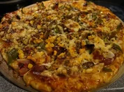 Scharfe Pizza mit Lilienblüten - Rezept