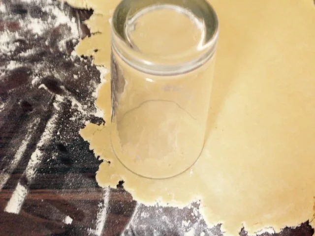 Rezept: Mini-Quiches mit karamellisierten Zwiebeln und Ziegenkäse Bild Nr. 7 Mini-Quiches mit karamellisierten Zwiebeln und Ziegenkäse - Rezept - Bild Nr. 7