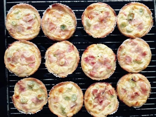 Mini-Quiches mit Kochschinken und Frühlingszwiebeln - Rezept - Bild Nr. 7