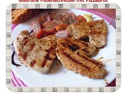 Fleisch: Mariniertes Putenschnitzel mit Pizzabrot - Rezept
