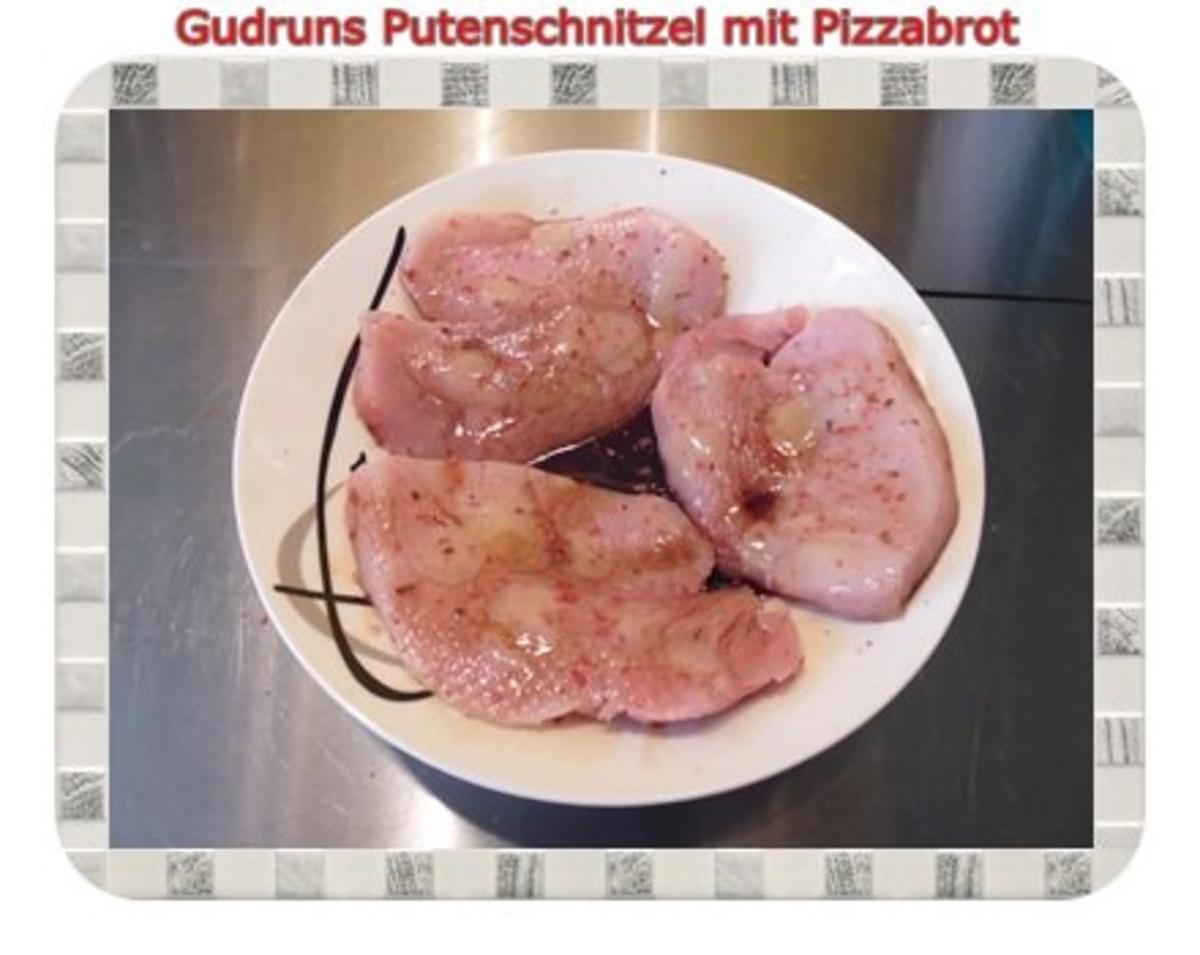 Fleisch: Mariniertes Putenschnitzel mit Pizzabrot - Rezept - Bild Nr. 4