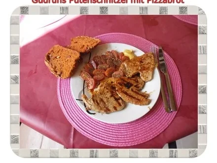 Fleisch: Mariniertes Putenschnitzel mit Pizzabrot - Rezept - Bild Nr. 8