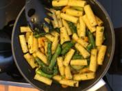 Nudelpfanne mit grünem Spargel - Rezept