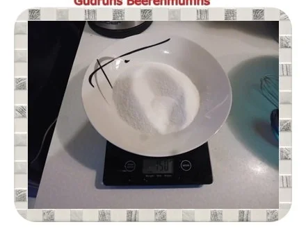 Rezept: Muffins: Beerenmuffins Bild Nr. 5 Muffins: Beerenmuffins - Rezept - Bild Nr. 5