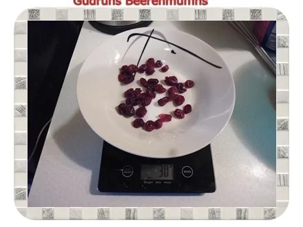 Rezept: Muffins: Beerenmuffins Bild Nr. 7 Muffins: Beerenmuffins - Rezept - Bild Nr. 7