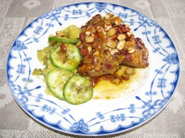 Safran-Honig-Hähnchenschlegel mit Haselnüssen - Rezept