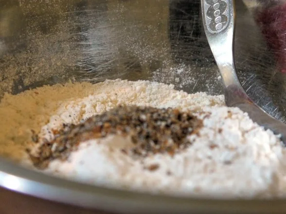 Rezept: Zitronen-Holunderblüten-Guglhüpfer Bild Nr. 3 Zitronen-Holunderblüten-Guglhüpfer - Rezept - Bild Nr. 3