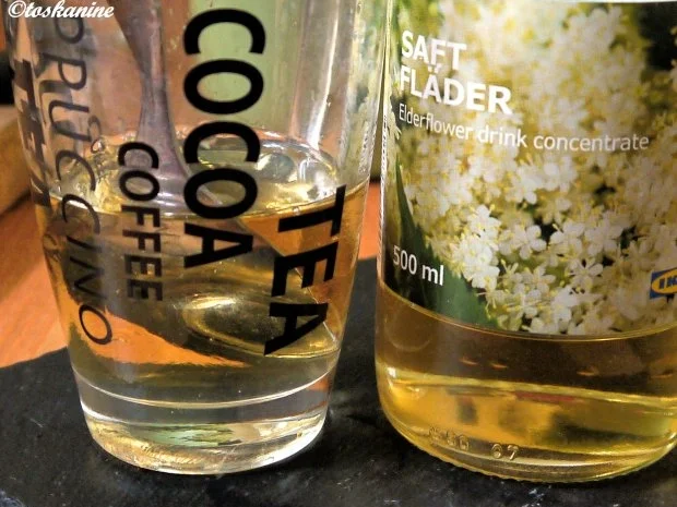 Rezept: Zitronen-Holunderblüten-Guglhüpfer Bild Nr. 4 Zitronen-Holunderblüten-Guglhüpfer - Rezept - Bild Nr. 4