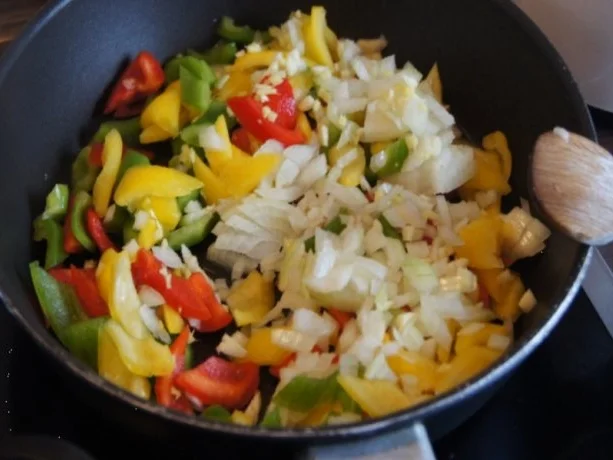 Rezept: Paprikagemüse mit Puten-Ministeaks und gelben Kartoffeln Bild Nr. 3 Paprikagemüse mit Puten-Ministeaks und gelben Kartoffeln - Rezept - Bild Nr. 3