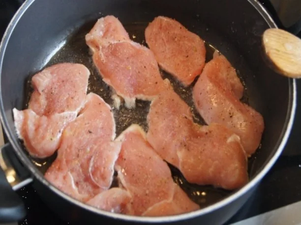 Rezept: Paprikagemüse mit Puten-Ministeaks und gelben Kartoffeln Bild Nr. 8 Paprikagemüse mit Puten-Ministeaks und gelben Kartoffeln - Rezept - Bild Nr. 8